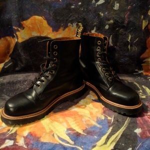 Dr. Marten's Pascal 2 Vintage Smooth Black Leather